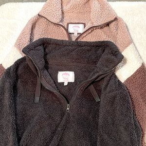 Selling as a set of cozy Sherpa, barley worn sweat shirts
